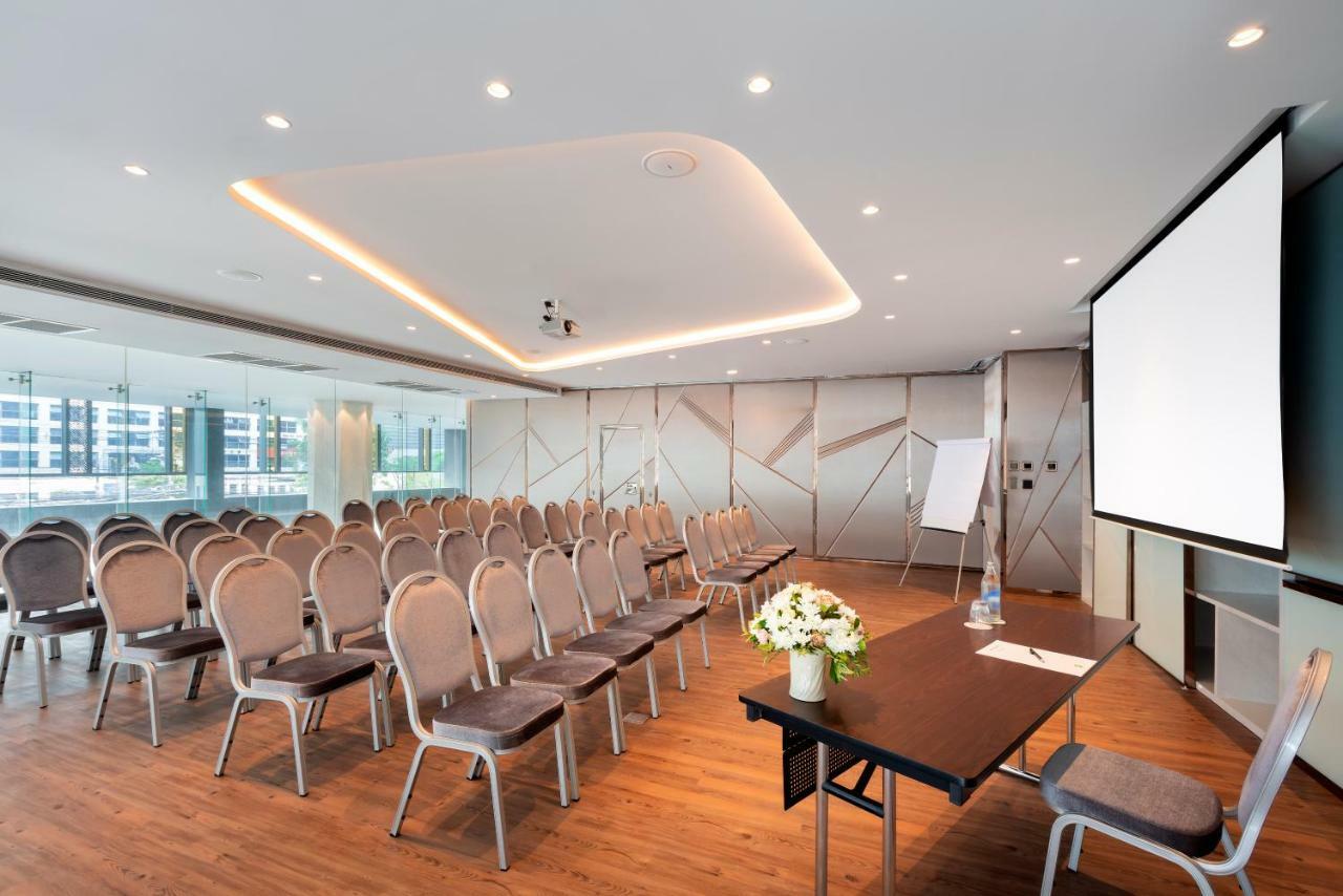 Ibis Styles Bangkok Ratchada Hotell Eksteriør bilde